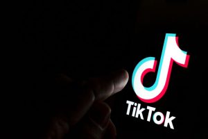 Read more about the article Langkah-langkah Praktis: Menambahkan Akun Instagram ke Profil TikTok